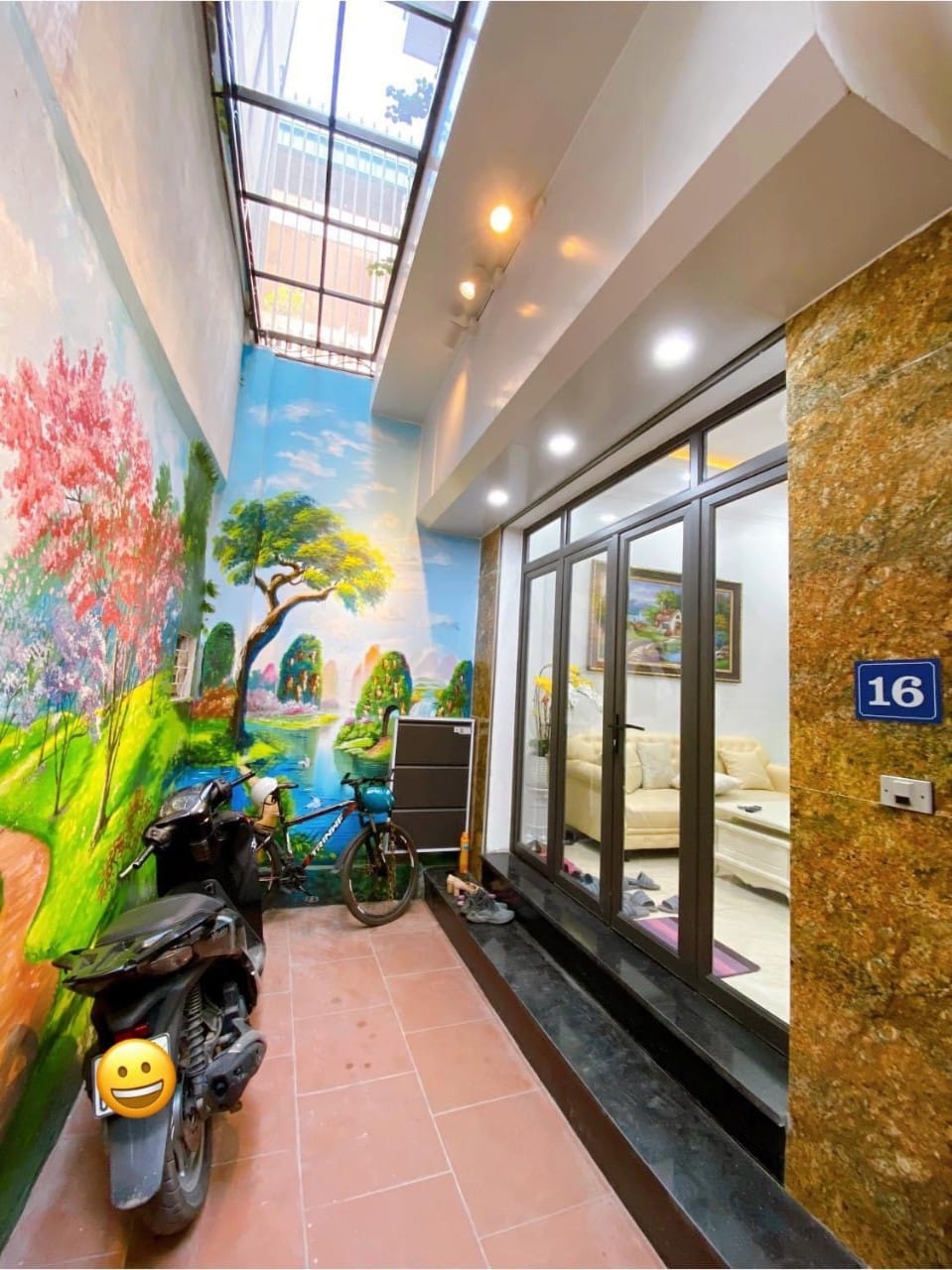 GIA ĐÌNH CHUYỂN CÔNG TÁC CẦN BÁN NHÀ 5 TẦNG PHỐ KHƯƠNG TRUNG SỔ ĐỎ 50M2 DIỆN TÍCH XÂY DỰNG 34M2 GỒM 3 NGỦ MT:3.7M ÔTÔ