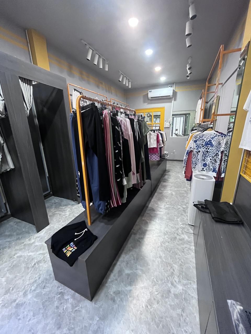 Nhà đẹp cho thuê làm shop 315/16E Lê văn sỹ, quận 3