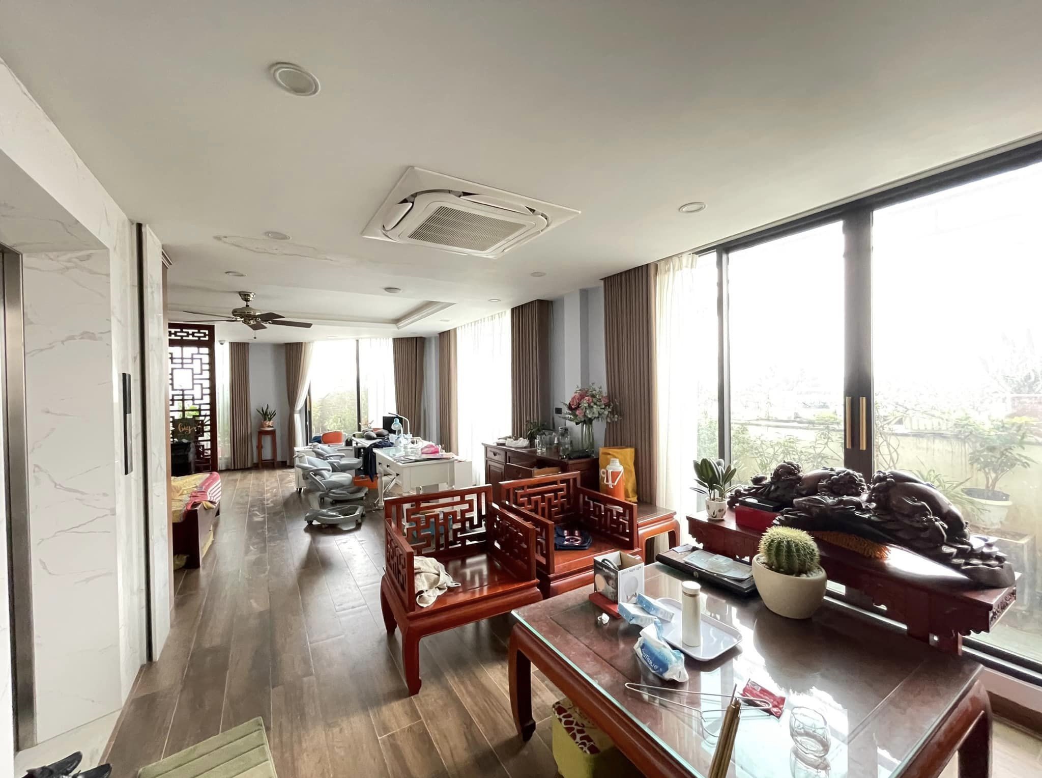 Bán nhà phố Cầu Giấy gra ô tô, kinh doanh, thang máy 68m 6 T chỉ 13.5 tỷ