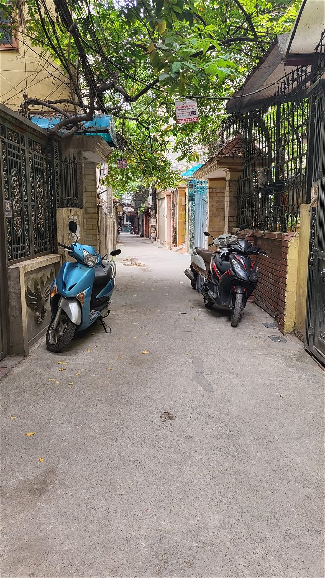 CẦN BÁN NHANH NHÀ QUẬN CẦU GIẤY DT 80M*5T GIÁ 8.9 TỶ