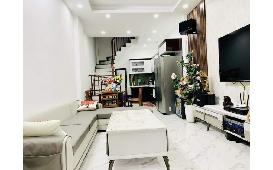 Bán nhà phố Trần Duy Hưng 50m2*MT4m - Lô góc - Ô tô tránh - Kinh doanh sầm uất - 5.5 tỷ.