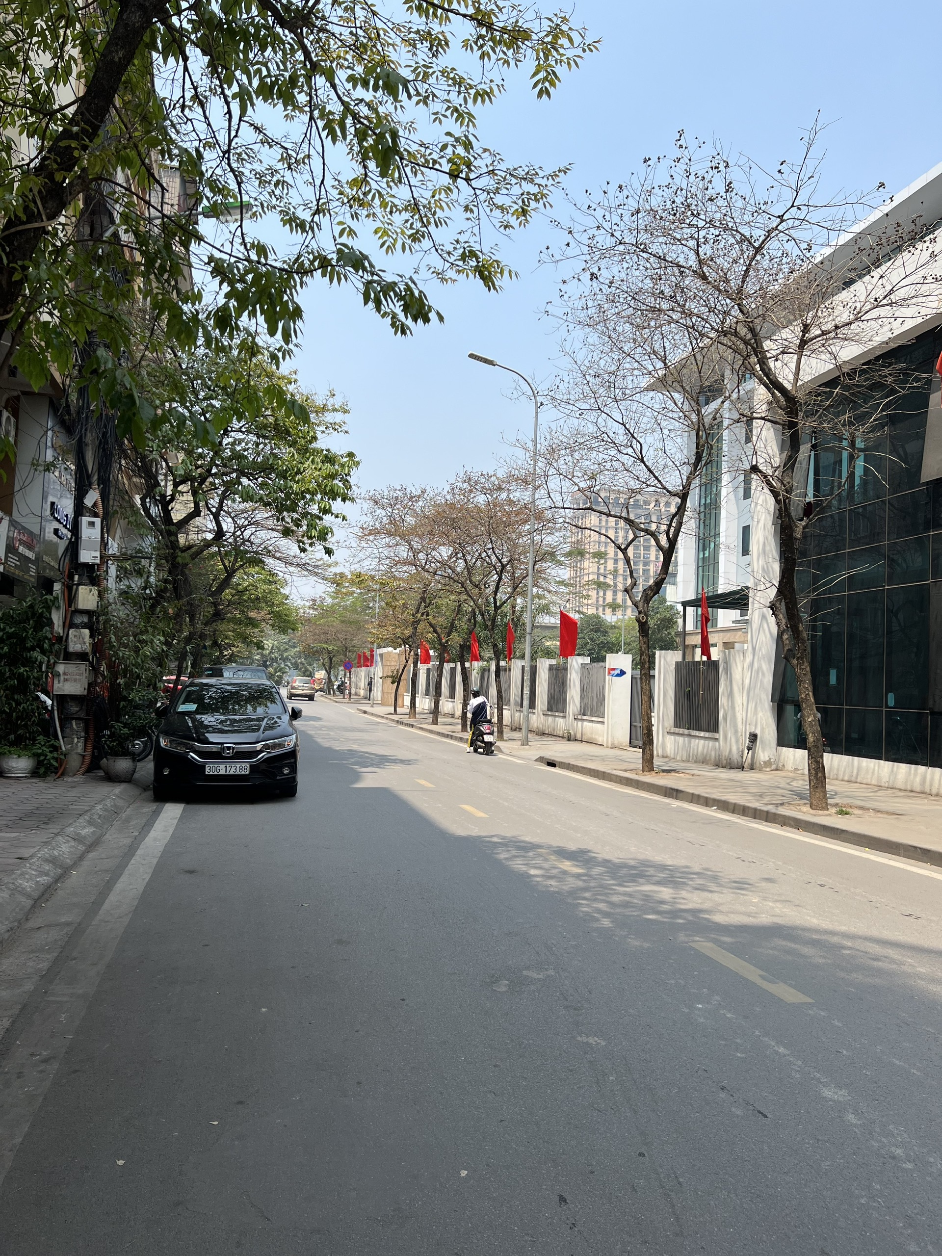 Bán Nhà Trần Quang Diệu, Sát Quận Uỷ, Cạnh Công Viên, 8T Thang Máy, Oto KD, dt 50m2, 16 tỷ