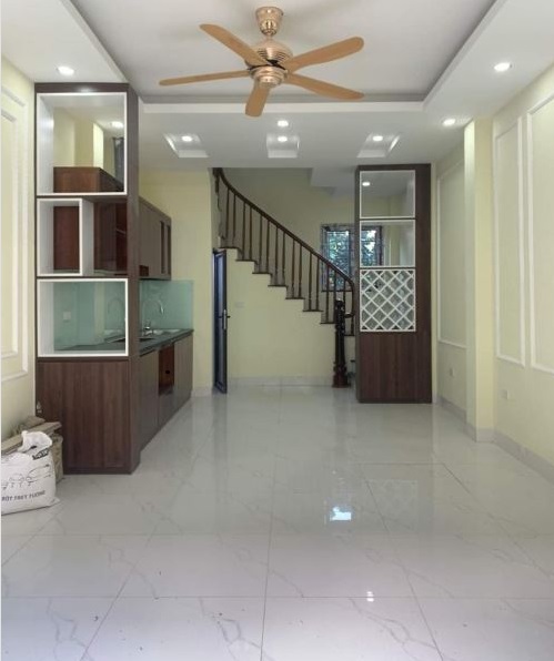 Bán nhà Kim Chung diện tích 33 m2 mặt tiền 3,6 m xây móng độc lập 5 tầng 3 phòng ngủ