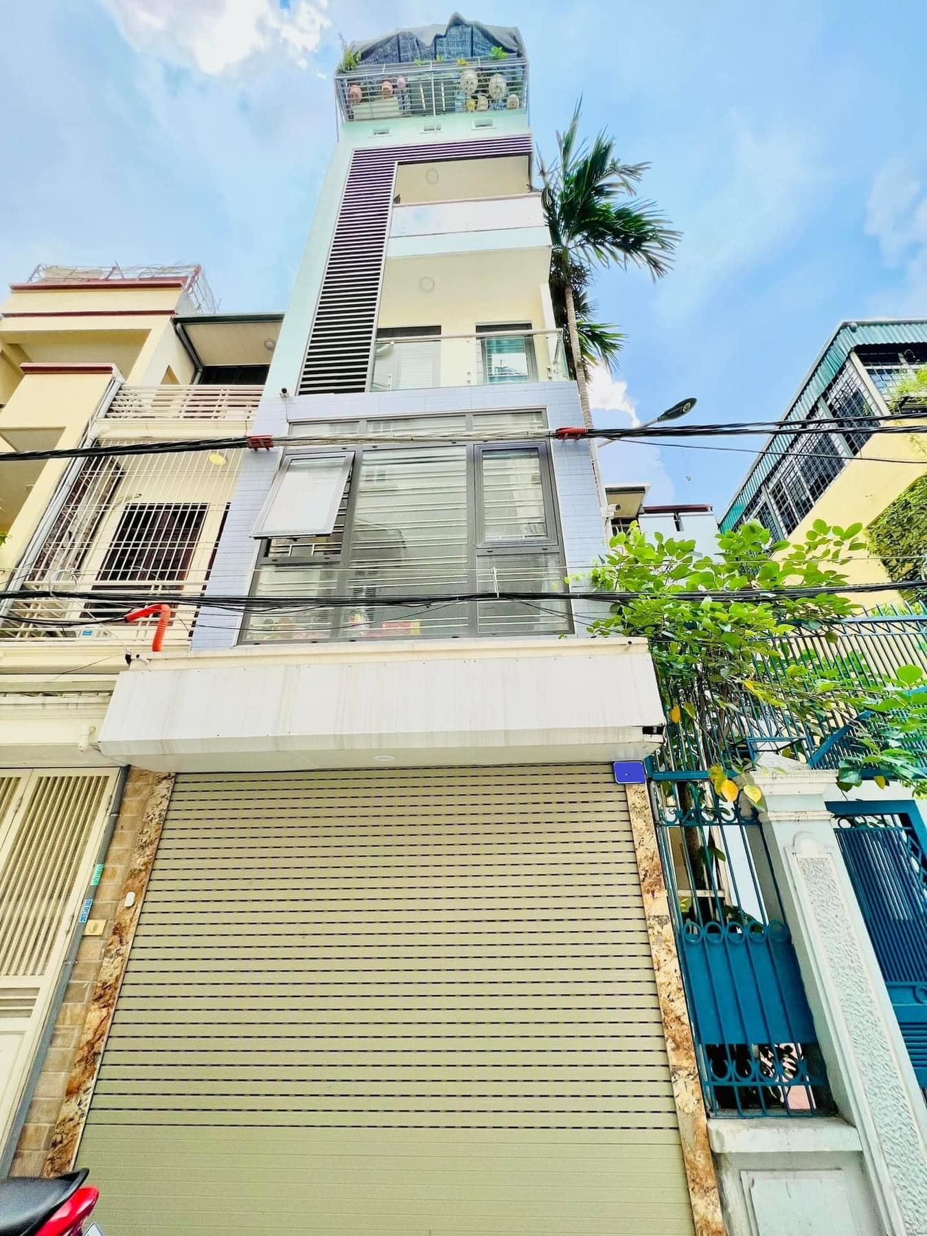 BÁN NHÀ LẠC TRUNG-KIM NGƯU-Ô TÔ VÀO NHÀ-THANG MÁY-CỰC ĐẸP-CHỈ 11.7TỶ.E. ĐỊNH:O967..592.566