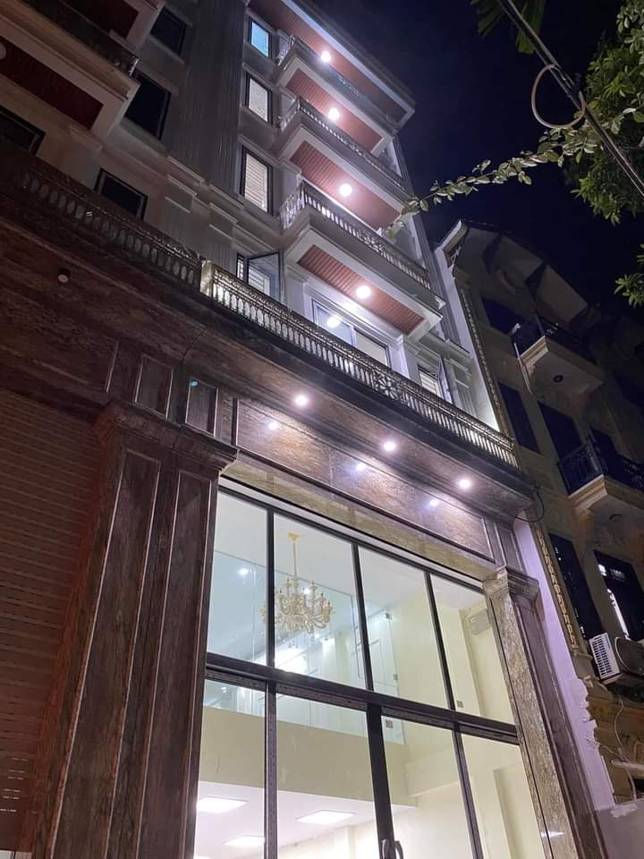 TUYỆT PHẨM HBT - 7 TẦNG THANG MÁY – 3 THOÁNG – GARA Ô TÔ.