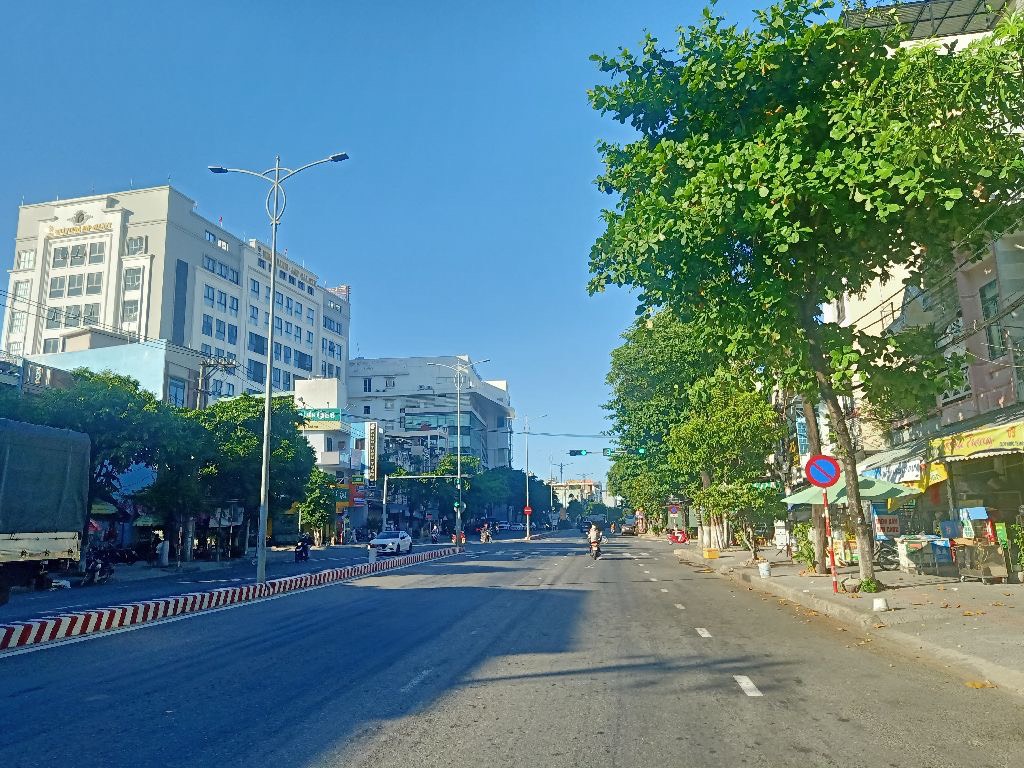 BÁN NHÀ SIÊU PHẨM MT CÁCH MẠNG THÁNG 8- CẨM LỆ-ĐÀ NẴNG.