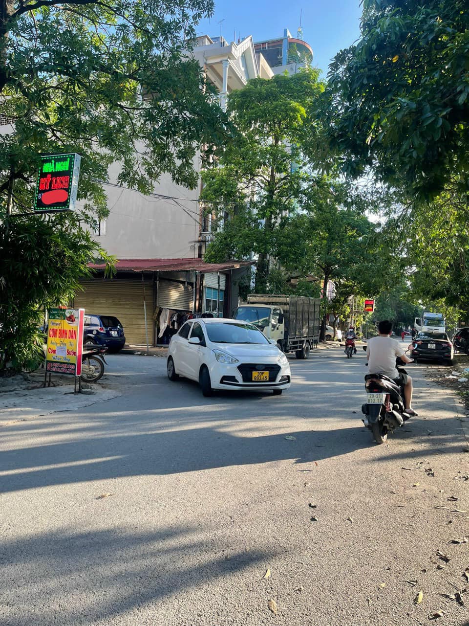 NHÀ NGHỈ 4 TẦNG,ĐANG CHO THUÊ DÒNG TIỀN 30 triệu/THÁNG -Ô TÔ PHI-CÁCH CẦU THĂNG LONG 1KM