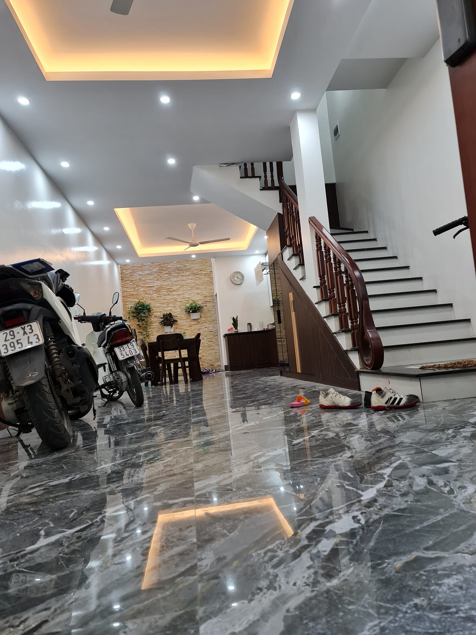 Bán Biệt Thự LK Viglacera Xuân Phương – Ô Tô Tránh – Vỉa Hè – Chỉ 9,2 tỷ