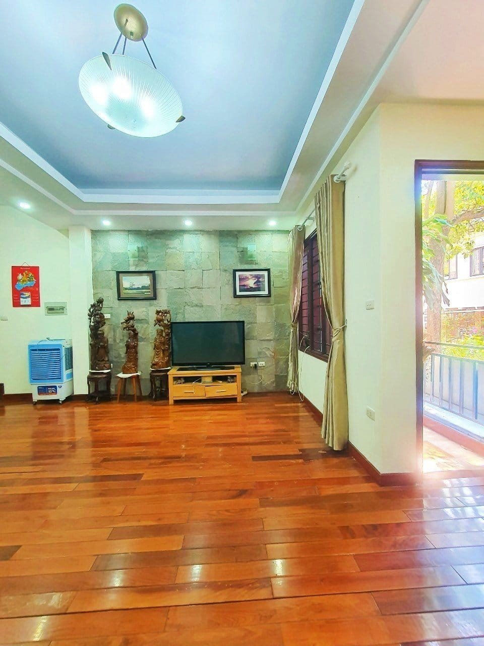 Bán tòa nhà MP sô 18 Ngay góc Phố Huế - Nguyễn Công Trứ: 93M2, 6T, MT 6M, 37 TỶ - TMay