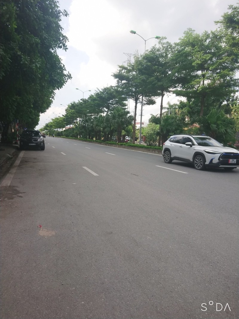 Bán nhà mặt phố Văn Tiến Dũng 80m2*MT8m - Vỉa hè rộng - Kinh doanh tuyệt vời - 16 tỷ.