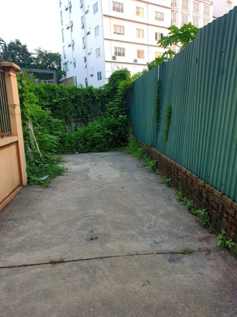 THỬA ĐẤT NGUYỄN VĂN CỪ - NGÕ TỐ NHƯ PHỐ - ÔTÔ 7 CHỖ ĐỖ CỬA VÀO NHÀ - 100m LÊN CẦU CHƯƠNG DƯƠNG