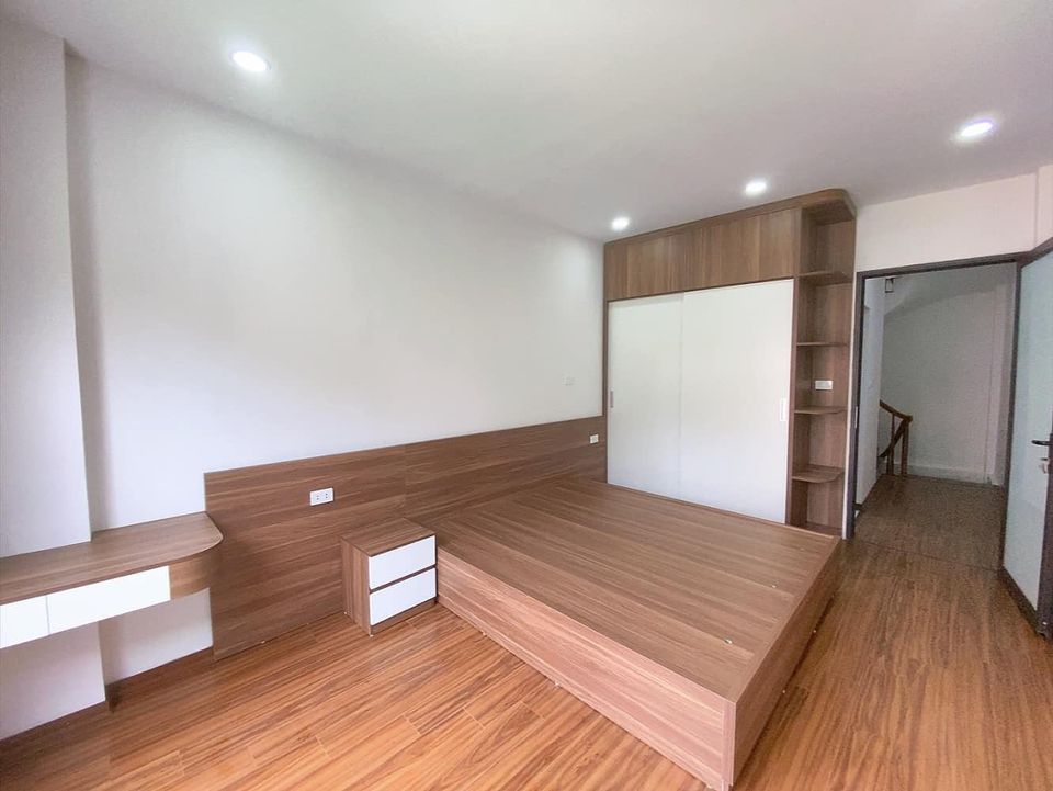 BÁN NHÀ GIÁP NHẤT, 30m2x 4T, MT3m, Ô TÔ ĐỖ CỔNG, LÔ GÓC, KINH DOANH, CHỈ NHỈNH 3 TỶ