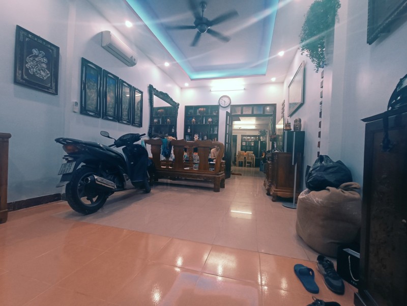 Bán nhà phố Vương Thừa Vũ 80m2*MT5m – Nhà đẹp ở luôn – Gara ô tô - ô tô tránh – 10 tỷ.