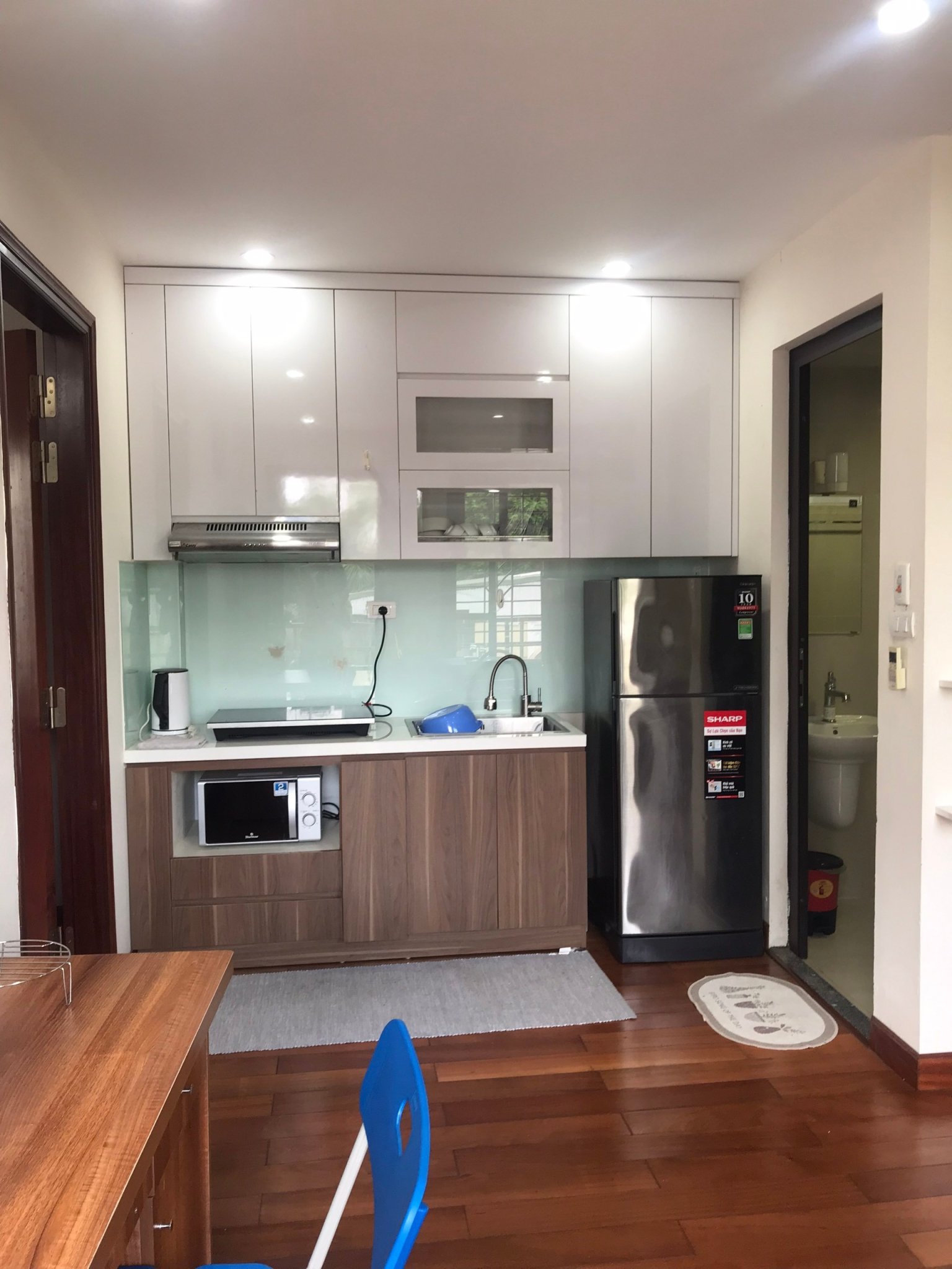 Cho thuê CHDV 1N 1K tại Phố Liễu Giai, Vạn Bảo, Ba Đình. Phòng rộng 2 thoáng. Chỉ 9.5tr