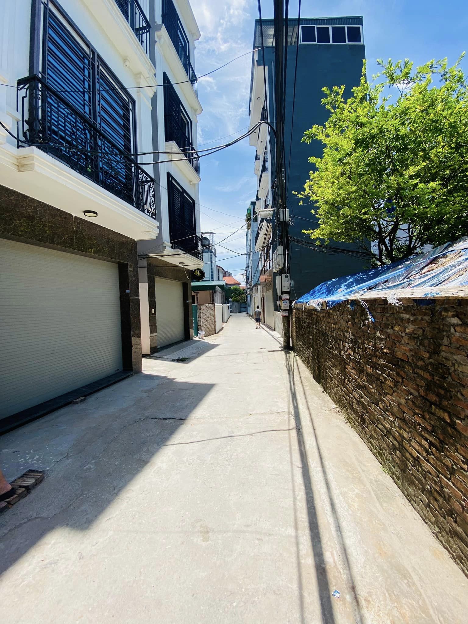 Bán nhà Thạch Bàn cực đẹp, ô tô, 48 m2, 4 tầng, chỉ nhĩnh 4 tỷ.