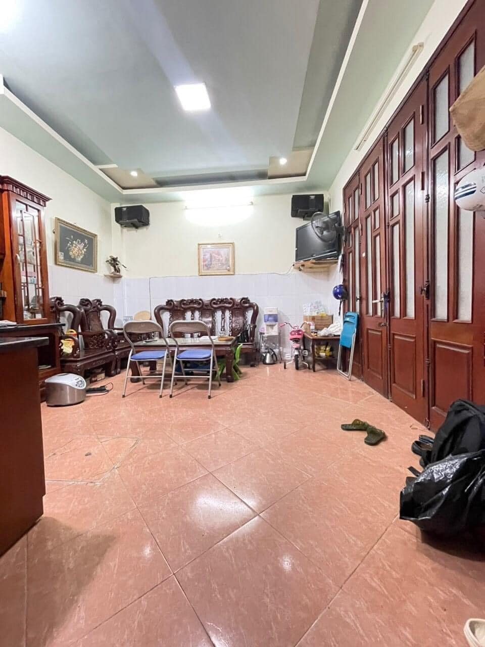 BÁN NHÀ TÂY SƠN - NGÕ THÔNG - VỊ TRÍ ĐẸP - NGAY GẦN HỒ - 50M RA PHỐ - TRƯỚC NHÀ BA GÁC ĐỖ - Ở HAY CHO THUÊ ĐỀU TUYỆT