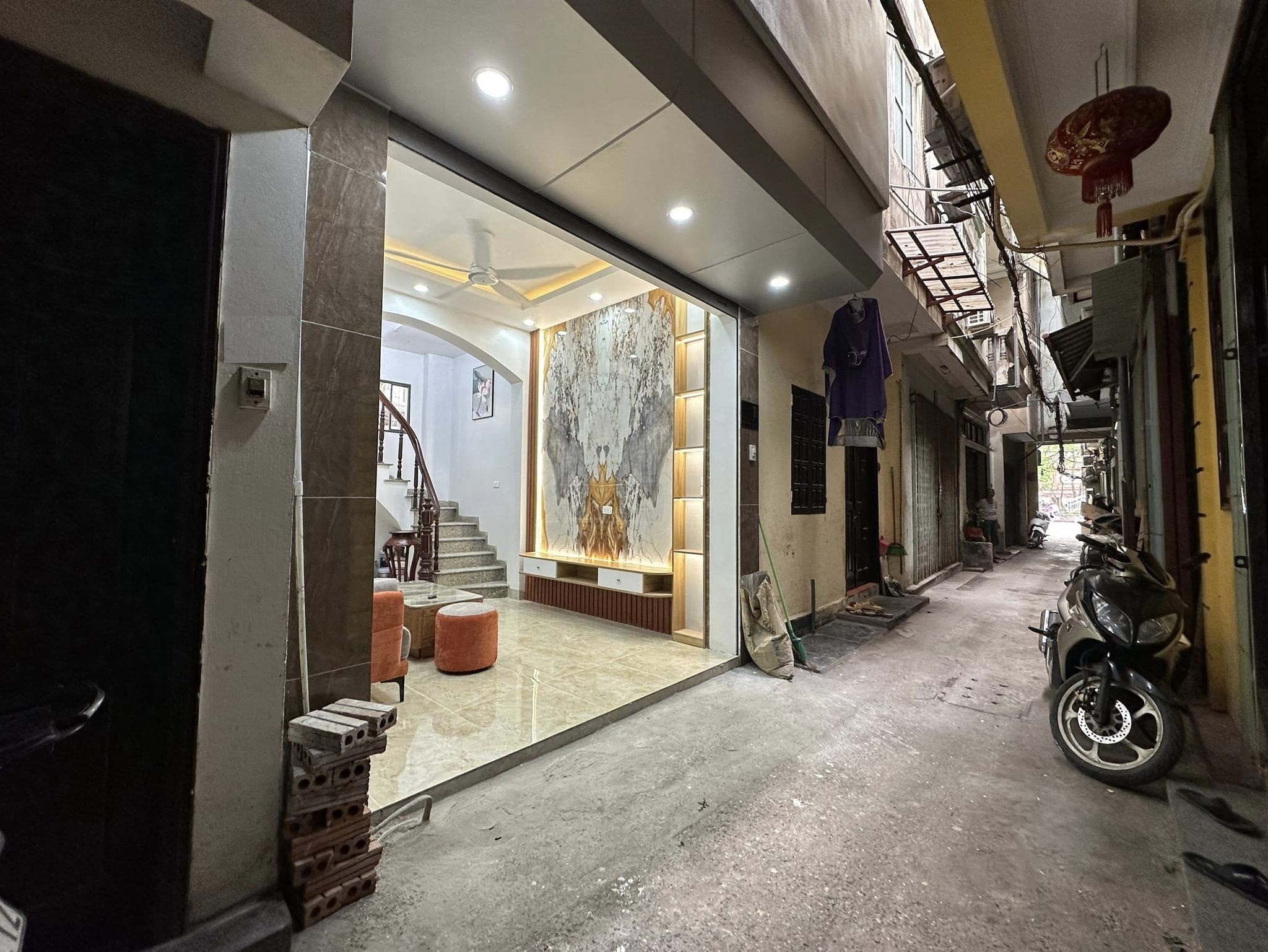 PHÂN KHÚC 3 TỶ CÓ NGAY NHÀ MỚI ĐẸP 5 TẦNG ĐẦY ĐỦ CÔNG NĂNG TRUNG TÂM NGÃ TƯ SỞ