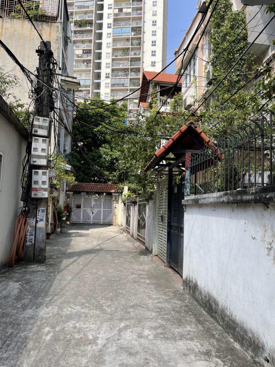 BÁN GẤP BIỆT THỰ PHỐ NGUYỄN SƠN - Ô TÔ ĐỖ CỬA