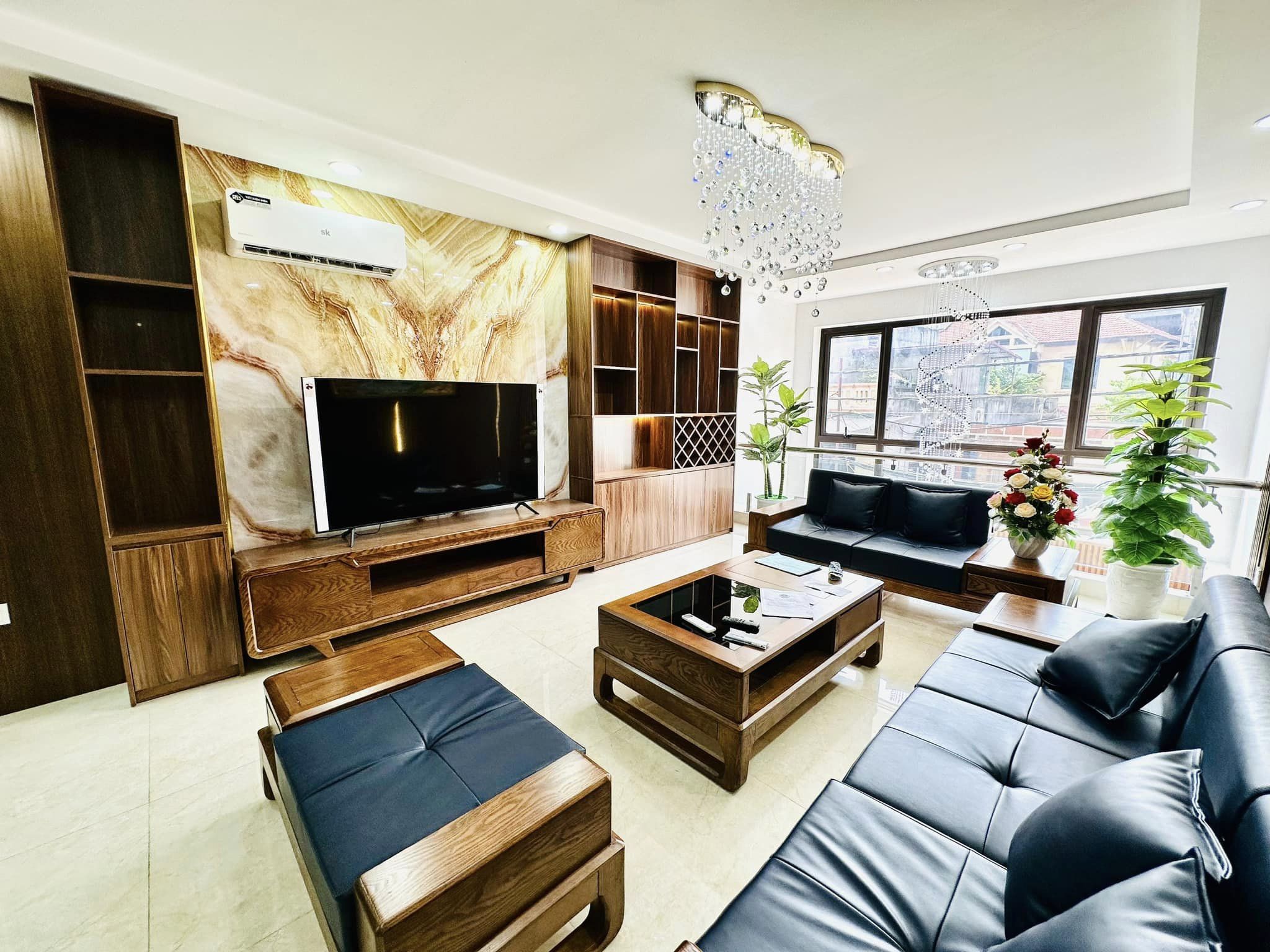 Bán nhà phố Ngô Gia Tự, ô tô tránh, 55 m2, 7T, TM, chỉ nhĩnh 8 tỷ.