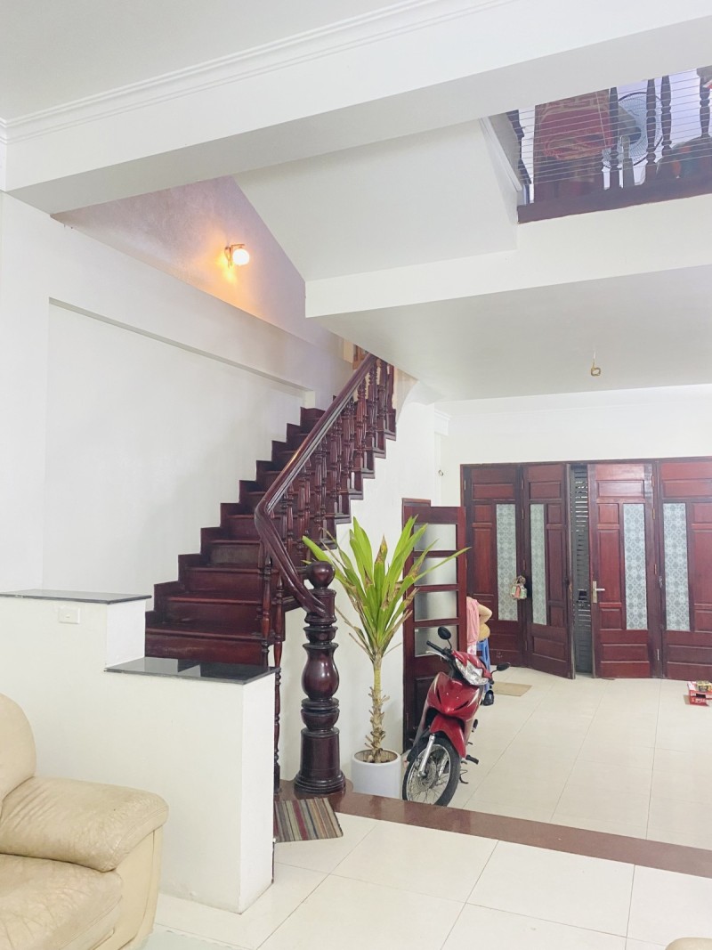 Bán nhà đẹp phố Nguyễn Xiển 65m2*5T*MT5m - Phân lô, 3 ô tô tránh nhau - KD, VP - 14 tỷ.