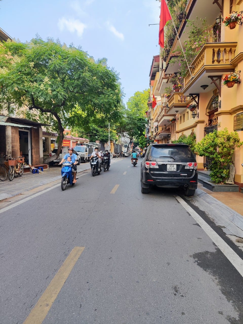 NHÀ PHỐ LƯƠNG YÊN-HAI BÀ TRƯNG-MẶT PHỐ KINH DOANH-5T THANG MÁY- GIÁ CHỈ 21.5 TỶ.