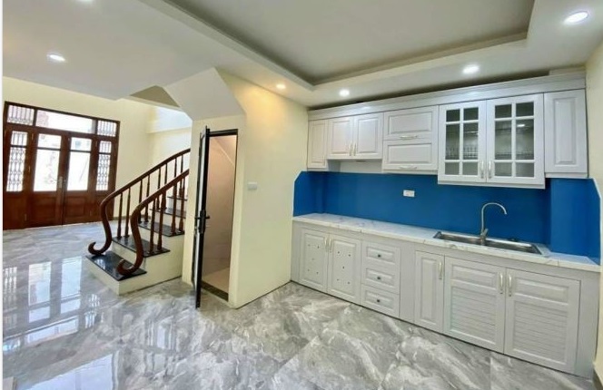 Bán nhà 5 tầng x 40 m2 thiết kế đầy đủ công năng tại Di Trạch ngõ thông vài bước ra ô tô - PB.