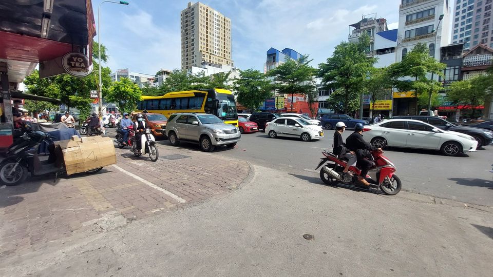 BÁN NHÀ TRƯỜNG CHINH, ĐỐNG ĐA 60M, 7T, MT 11M, VỈA HÈ, LÔ GÓC, KINH DOANH ĐỈNH. 0937651883.