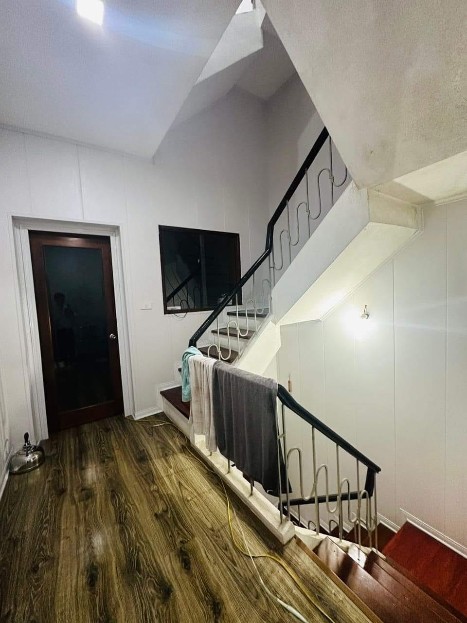 Bán nhà ngay sát phố Hoàng Hoa Thám Ba Đình 31m 4 tầng 3.3 tỷ