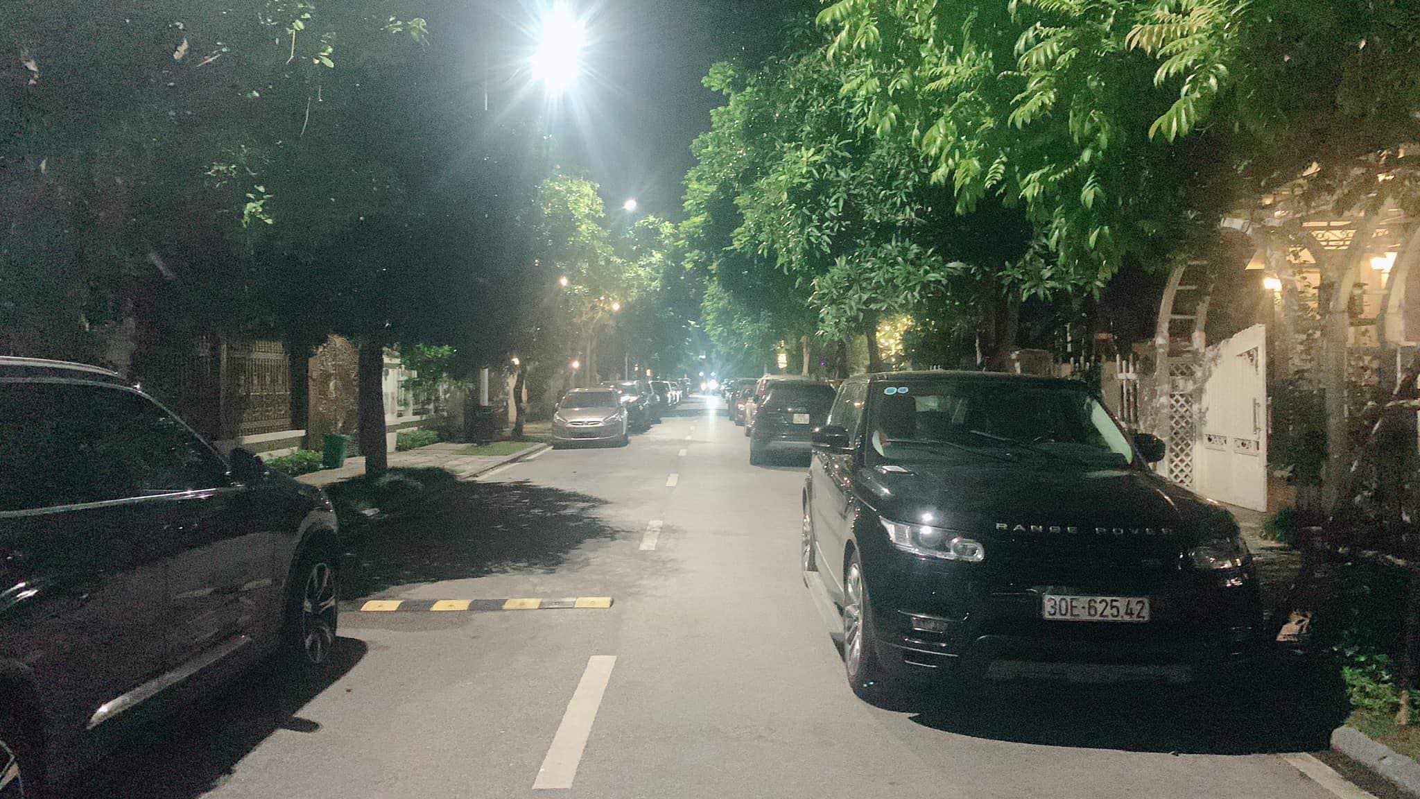 Bán biệt thự VIP Anh Đào Vinhomes Riverside view hồ,lô góc, 285m2 x MT 12m