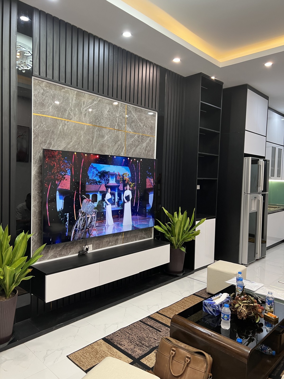 BÁN NHÀ PHỐ Lạc Long Quân, Cầu Giấy, 36m2, oto, nhỉnh 5.2 tỷ