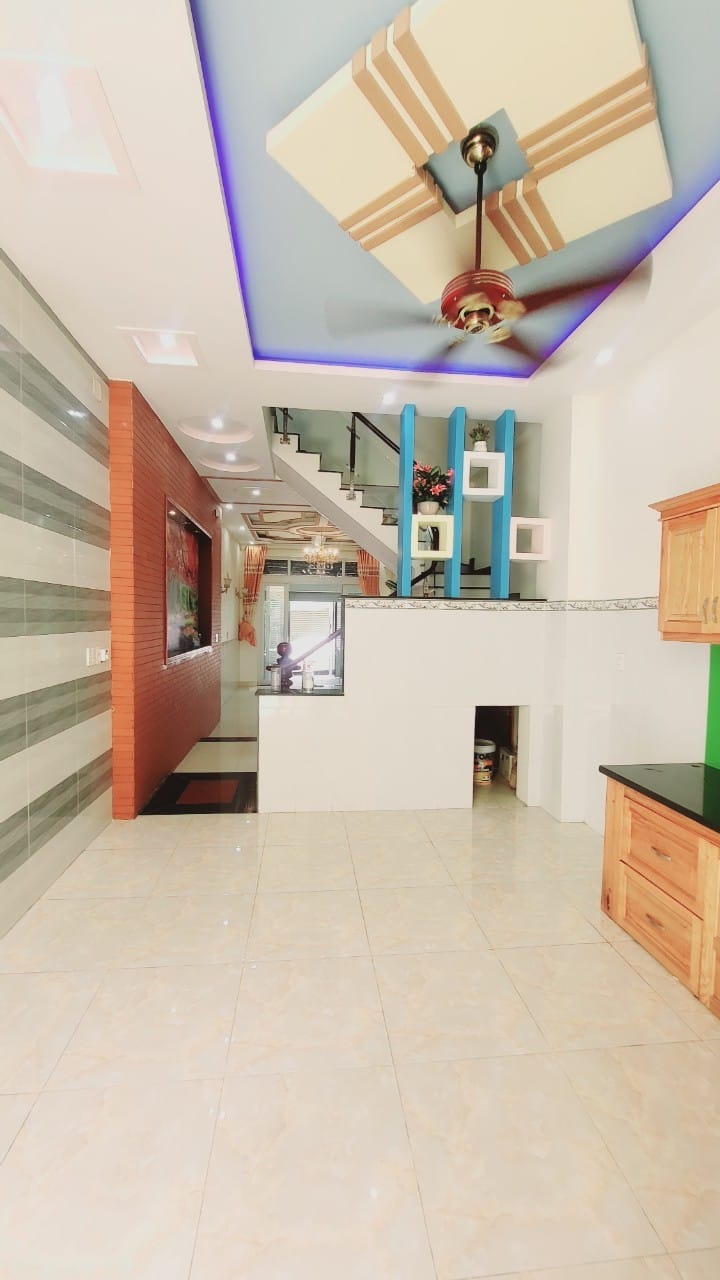 bán nhà HƯƠNG LỘ 2 - BÌNH TÂN - HẺM 8M - 4 TẦNG - BTCT - 76M2 - ĐẸP LONG LANH - 6 TỶ