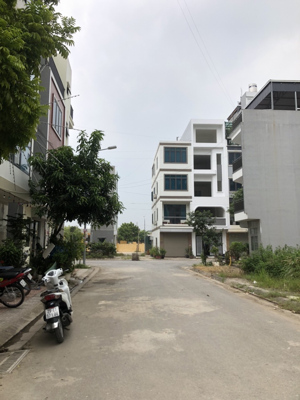 Bán đất TĐC Ngọc Thuỵ, 3 mặt thoáng, 62 m2, chỉ nhĩnh 8 tỷ.