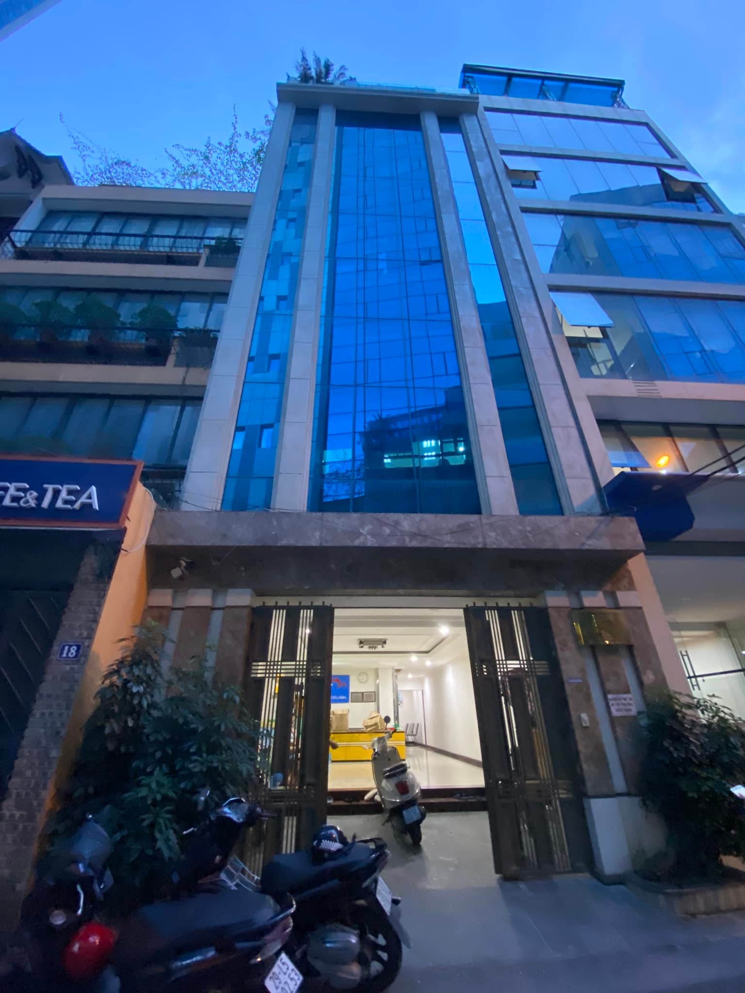 Siêu Phẩm Đống Đa, Nguyễn Hy Quang 110m, 2 tầng, mt 5m. Giá: 28 tỷ.