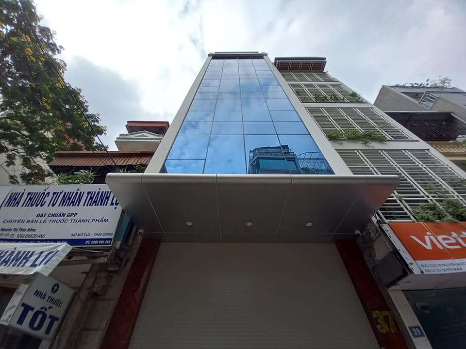 Siêu Phẩm phố Hoàng Cầu, 90m, 3 tầng, mt 8.5m. giá: 24.5 tỷ.