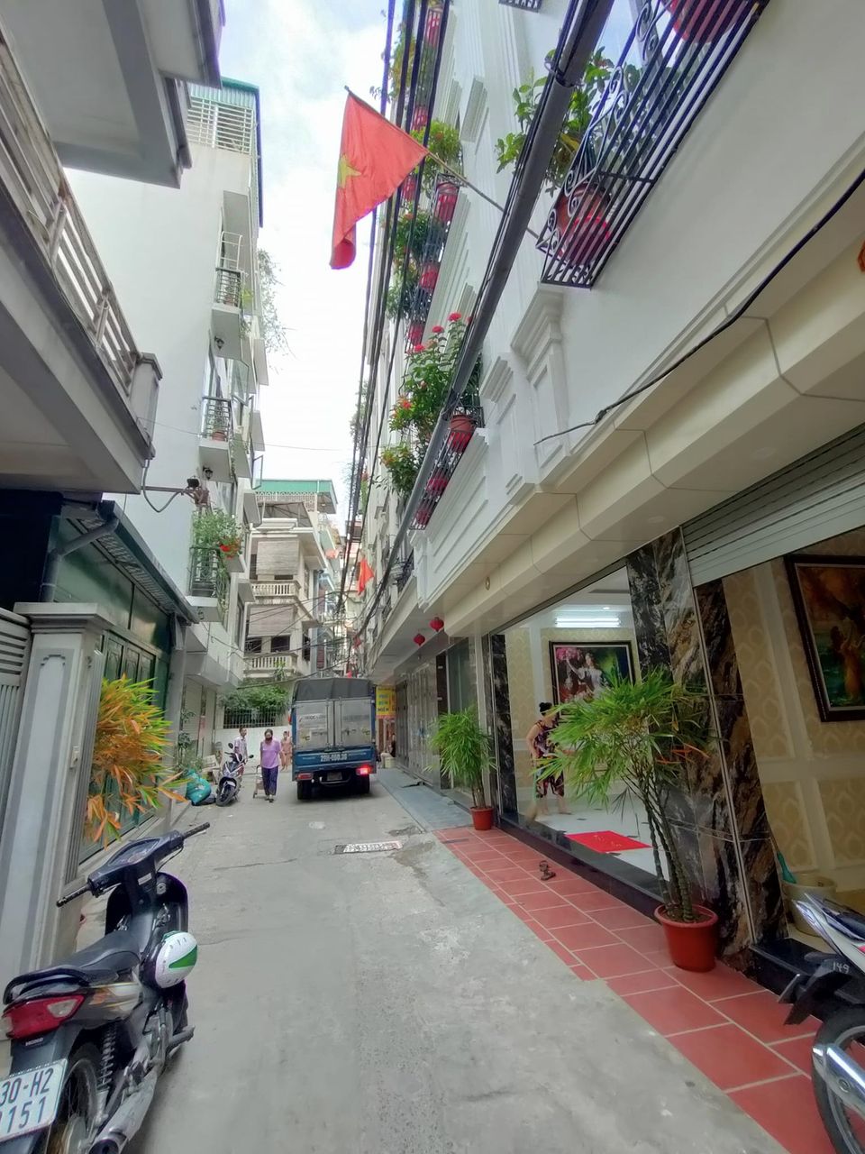 Bán nhà phố Giáp Nhất, ô tô, thang máy, kinh doanh, 5 tầng 54m2 giá 10.7 tỷ