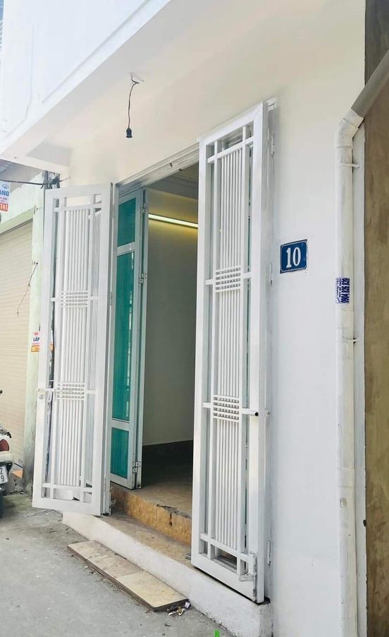 NHÀ ĐẸP CẦU DIỄN - SÁT PHỐ - 40M2 - 2.3 tỷ