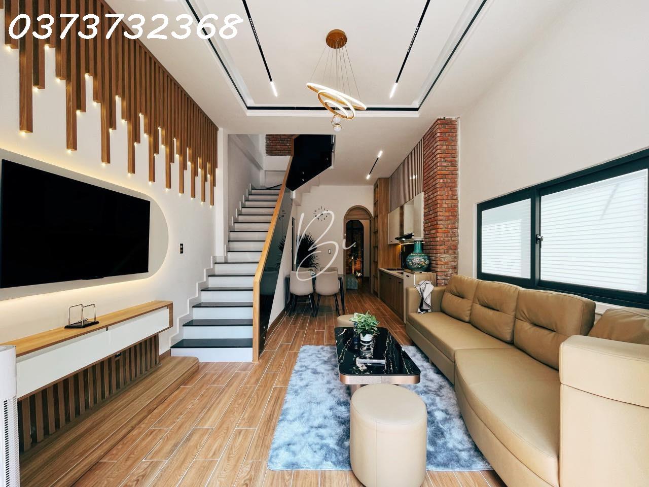 NHÀ MẶT TIỀN HẢI SƠN-3 TẦNG-HẢI CHÂU-MỚI-FULL NỘI THẤT-4.85 TỶ