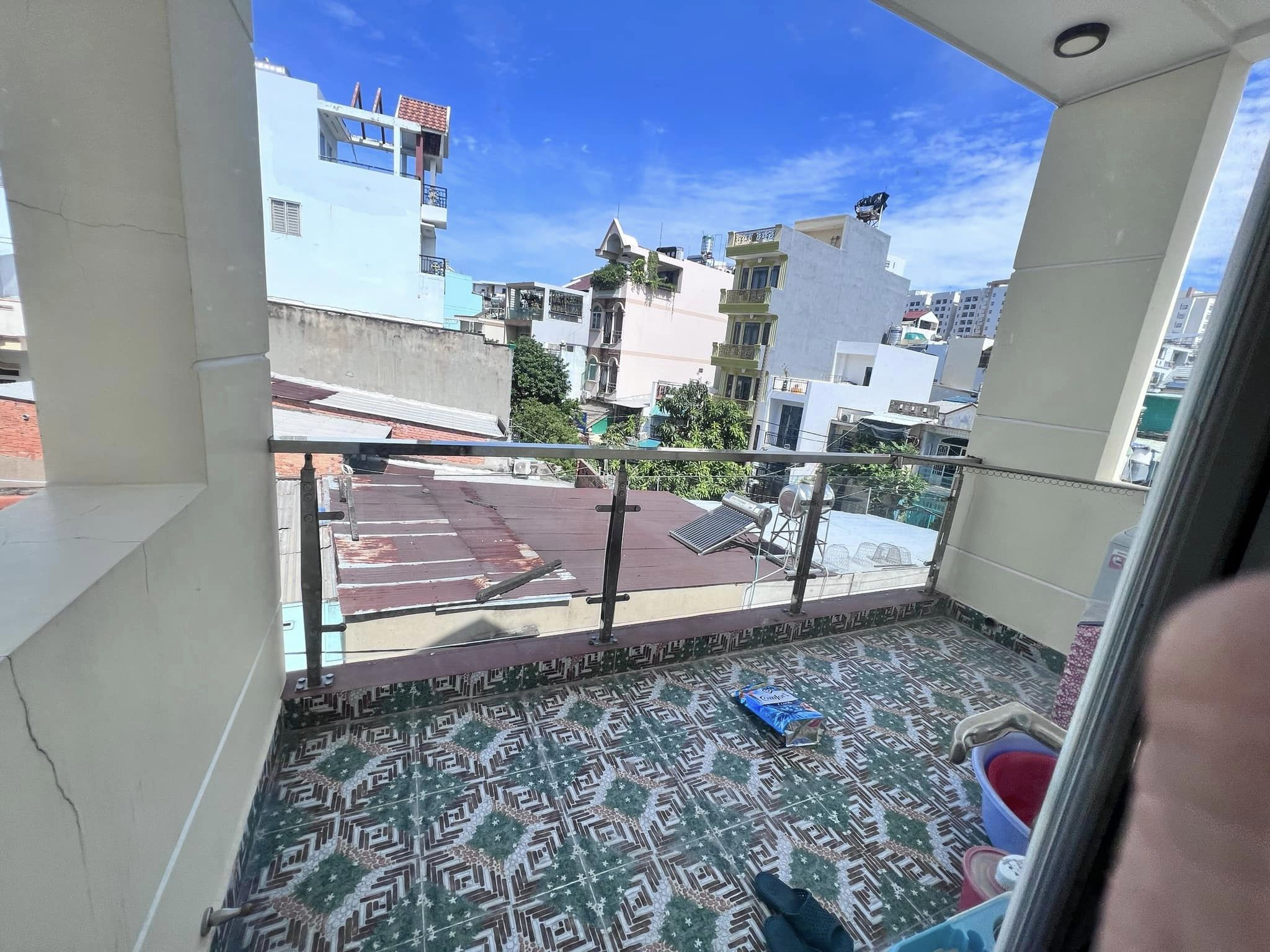 NHÀ MỚI ĐẸP LUNG LINH - XE HƠI ĐỖ CỬA - CHƯA QUA ĐẦU TƯ - 46M2 - 3 TẦNG - 6.5 TỶ TL.