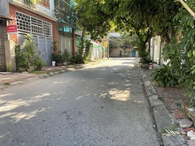 Gia đình em có nhu cầu muốn bá.n đất tại khu TĐC Bom La, Thanh Xương