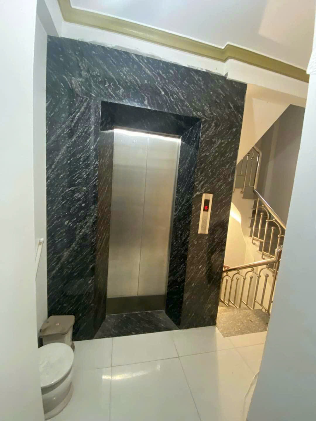 Bán nhà XUÂN ĐỈNH , OTO,thang máy ,kinh doanh , hàng xóm ngoại giao đoàn 55m 7tầng 7.7tỷ
