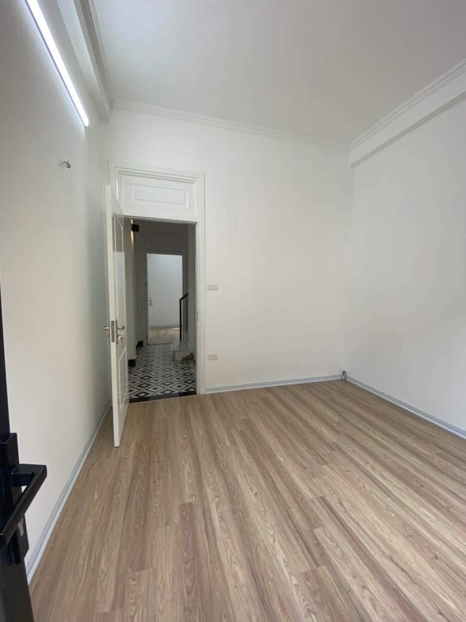 SIÊU PHẨM LẠC LONG QUÂN 35M2 X 5T GẦN PHỐ - TẶNG NỘI THẤT 4.3 TỶ