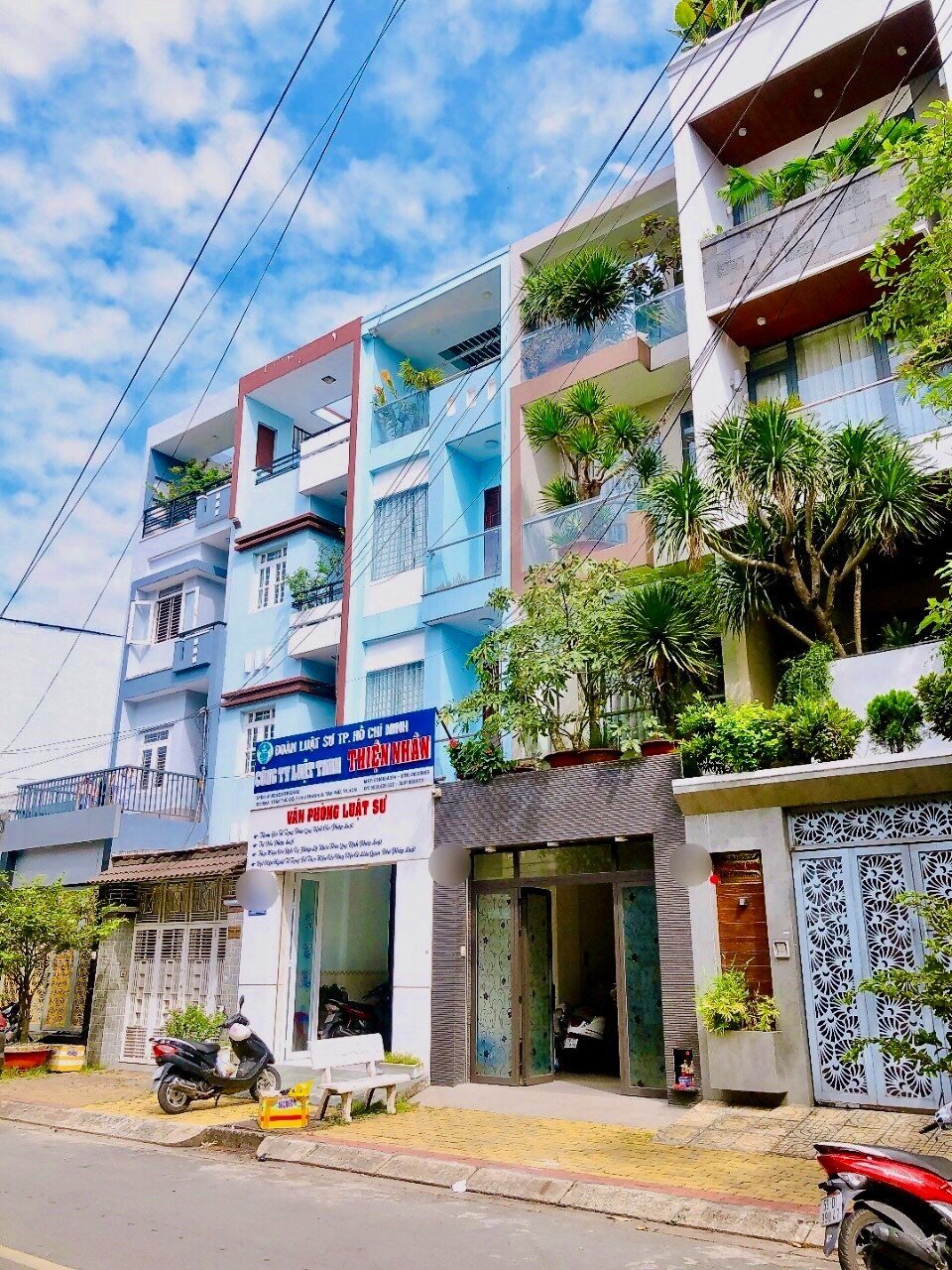 Bán nhà mặt tiền đường Trần Thủ Độ,DT:5.4x15m nhà cấp 4 giá 8 tỷ.