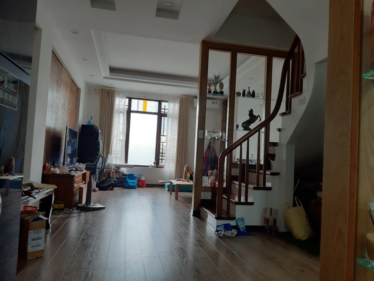 BÁN NHÀ CẦU GIẤY, Ô TÔ ĐỖ CỬA, 50M 6 TẦNG, MT HƠN 4 M, NHỈNH 9 TỶ