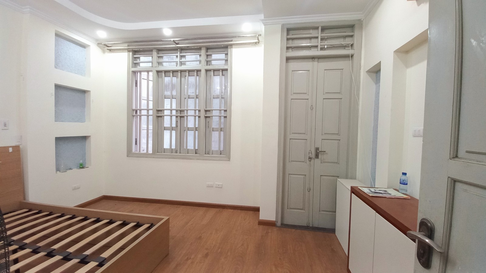 Bán nhà Đẹp Phố Khương Đình ÔTô đỗ cổng 54m2 5tầng MT 5m chỉ 5,95 tỷ.