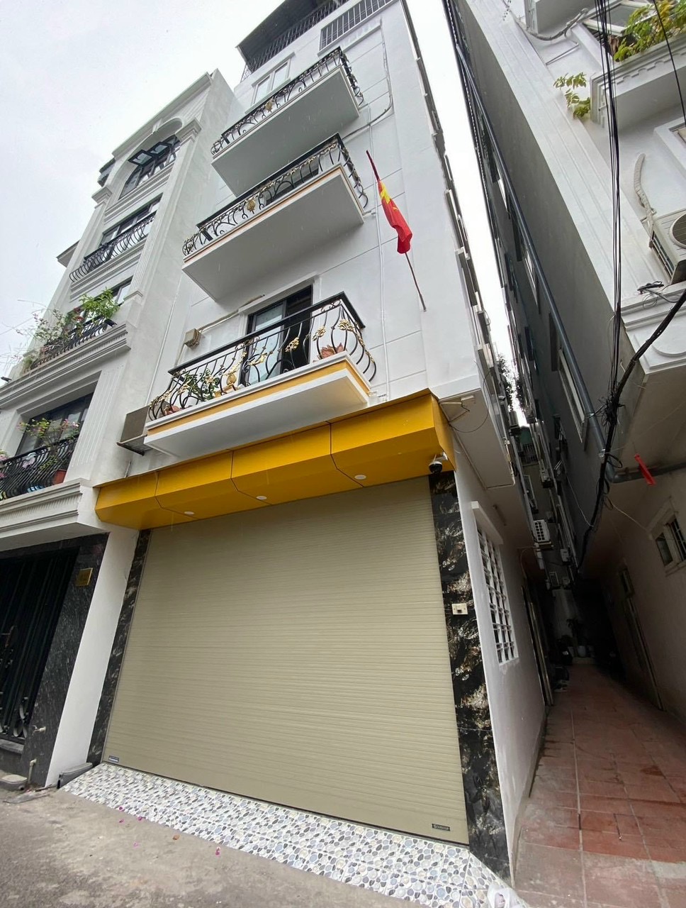 Bán Nhà 6 tầng Phố Bồ Đề, Quận Long Biên _ Gara Ô tô, full nội thất