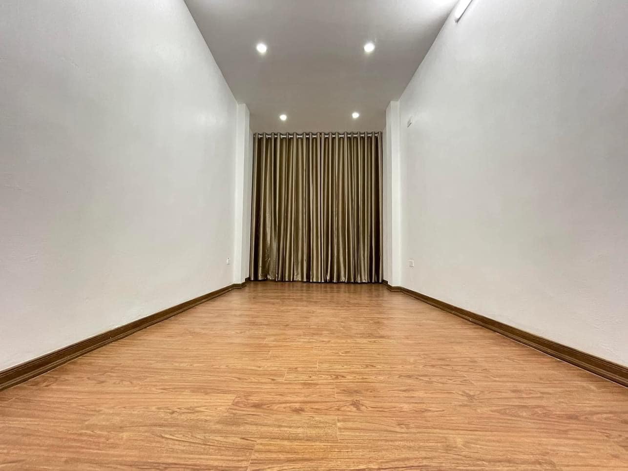 siêu hót - nhà đại từ - hoàng mai - ô tô cách nhà vài bước chân - tiện ích vô vàn - nhà 5 tầng mới tinh