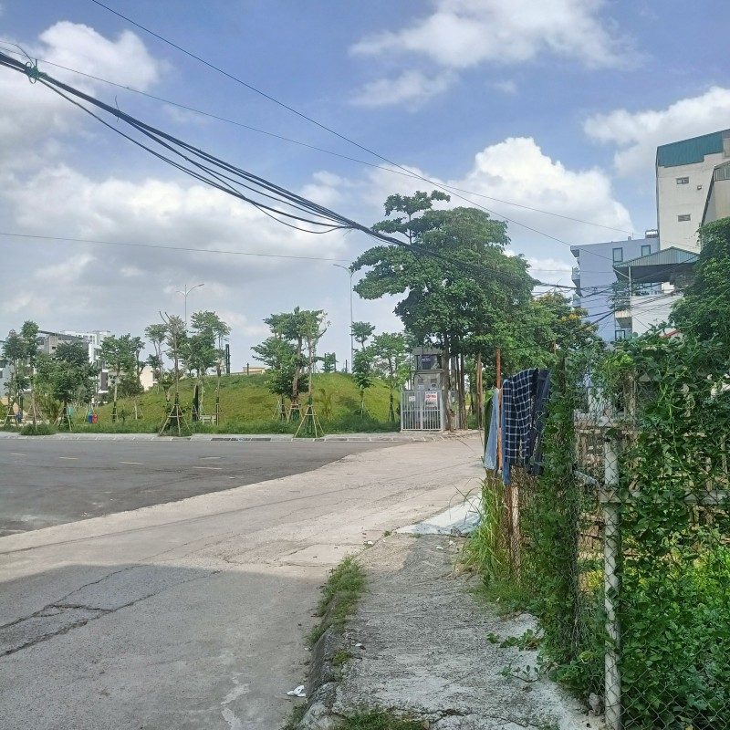 THỬA ĐẤT HIẾM NGỌC THỤY, MẶT TIỀN RỘNG, Ô TÔ ĐỖ CỬA, NGÕ THÔNG, SÁT CÔNG VIÊN,