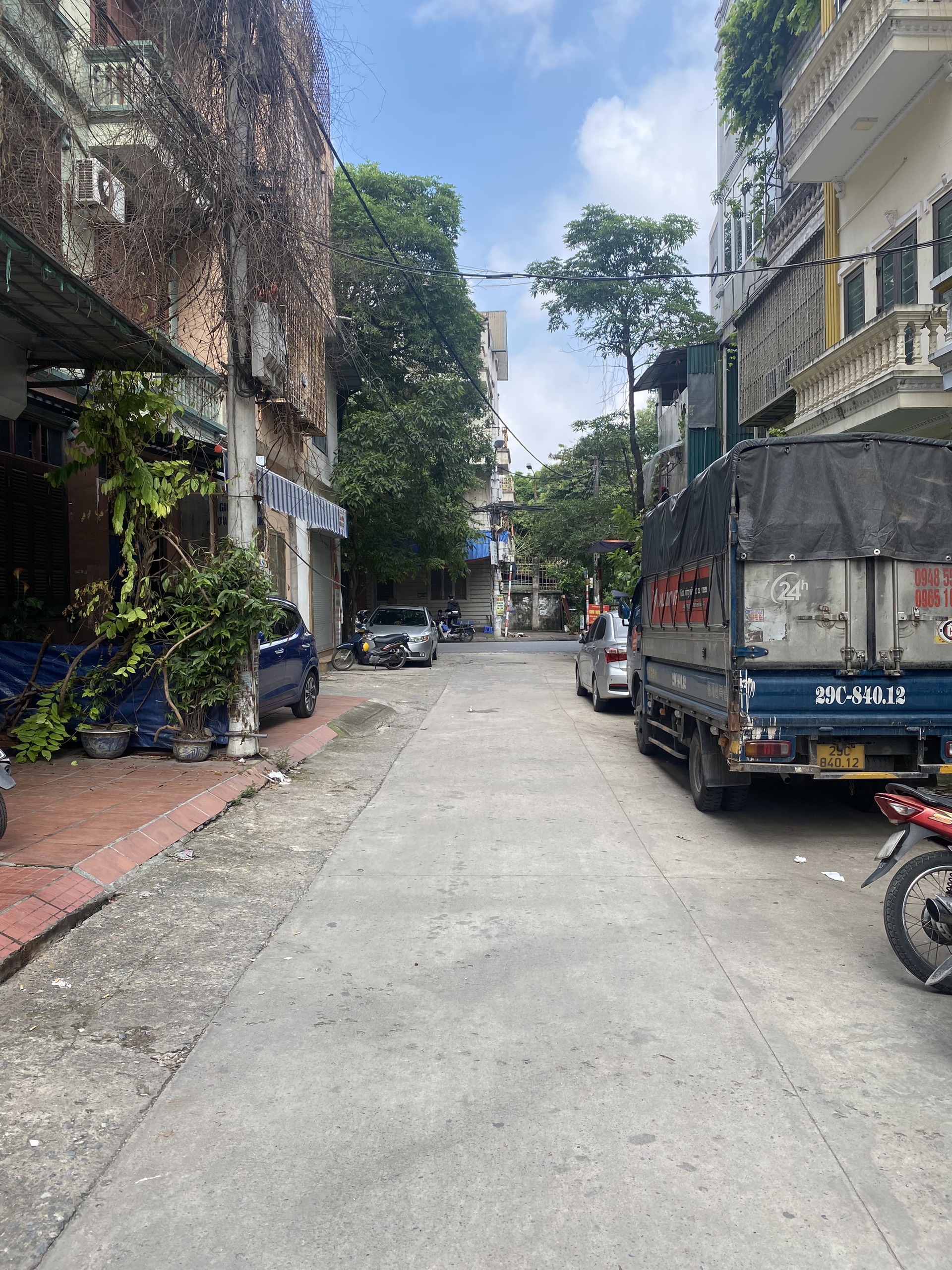 Cho thuê nhà đường Kim Đồng, đường 2 oto tránh nhau 4 tầng, giá rẻ