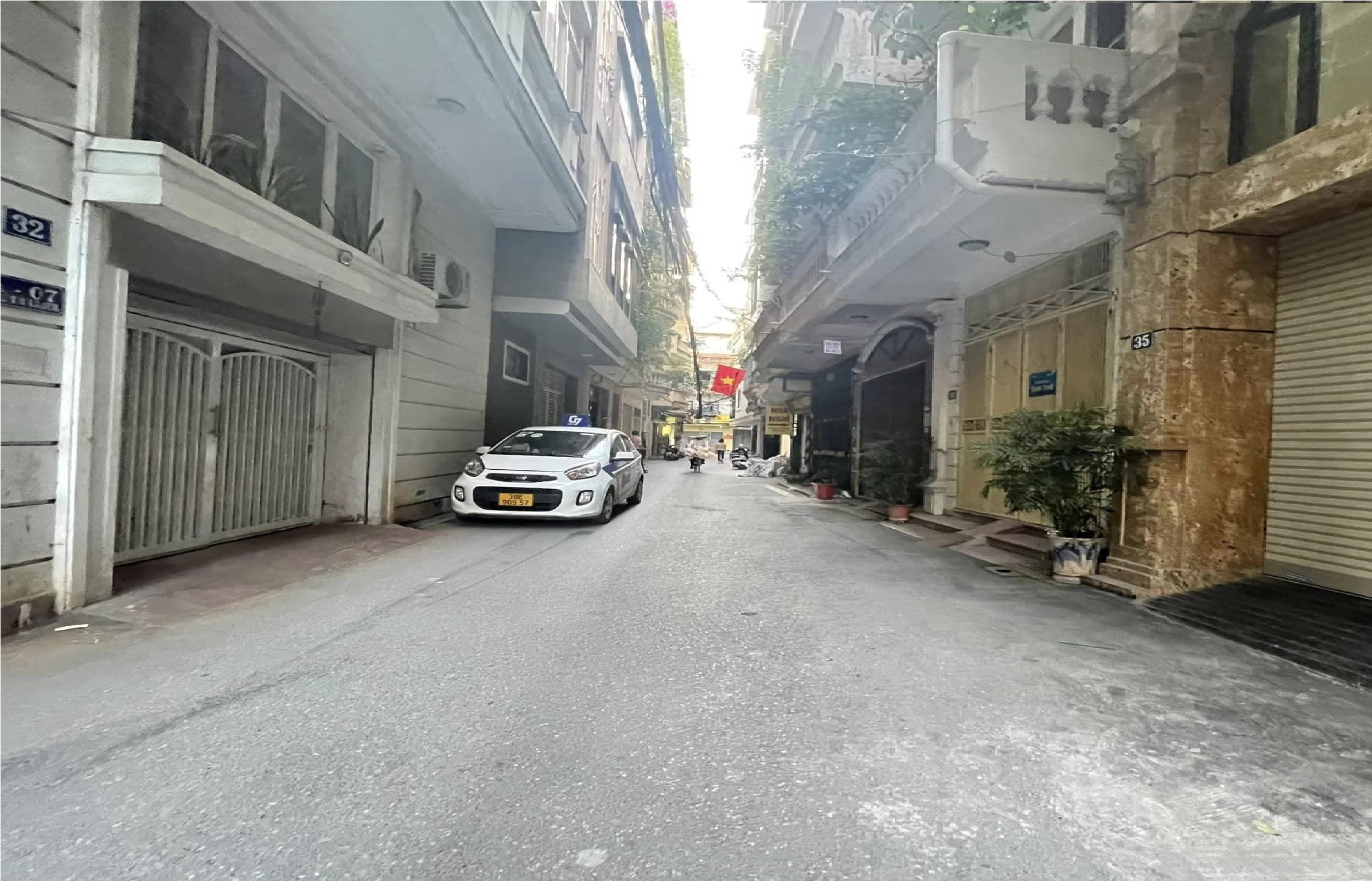 BÁN NHÀ #TRẦN_DUY_HƯNG. Cạnh Đường Cái 10m. 50m2 6.2 tỷ 5 Ngủ. Sàn Gỗ. Ban Công Cực Rộng