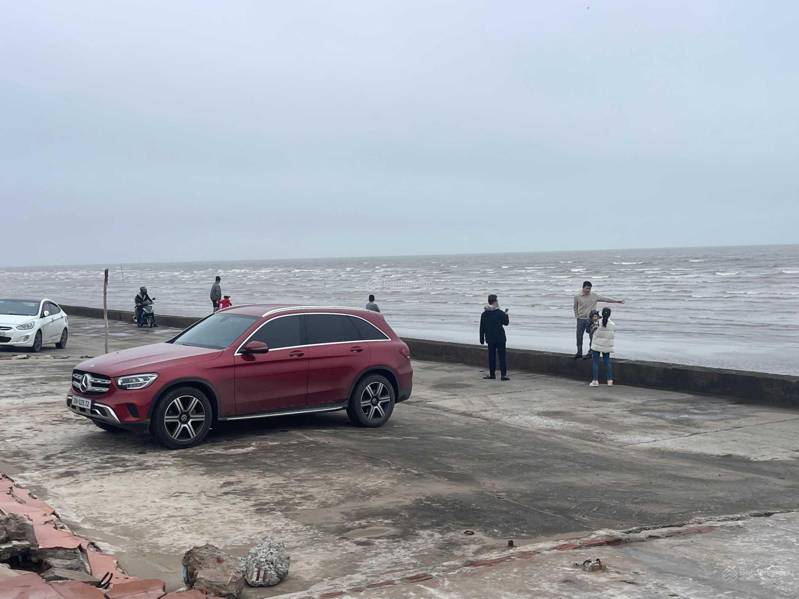 tôi bán lô đất mặt biển Quất Lâm 100m2 mặt tiền 5m giá công khai 1,2 tỷ mặt tiền đường 12m